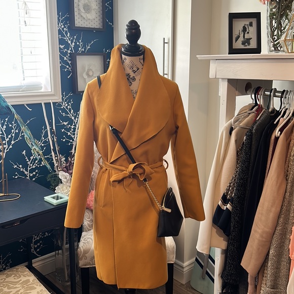 Gorgeous mustard yellow, light weight jacket!! In Size M - Picture 11 of 16